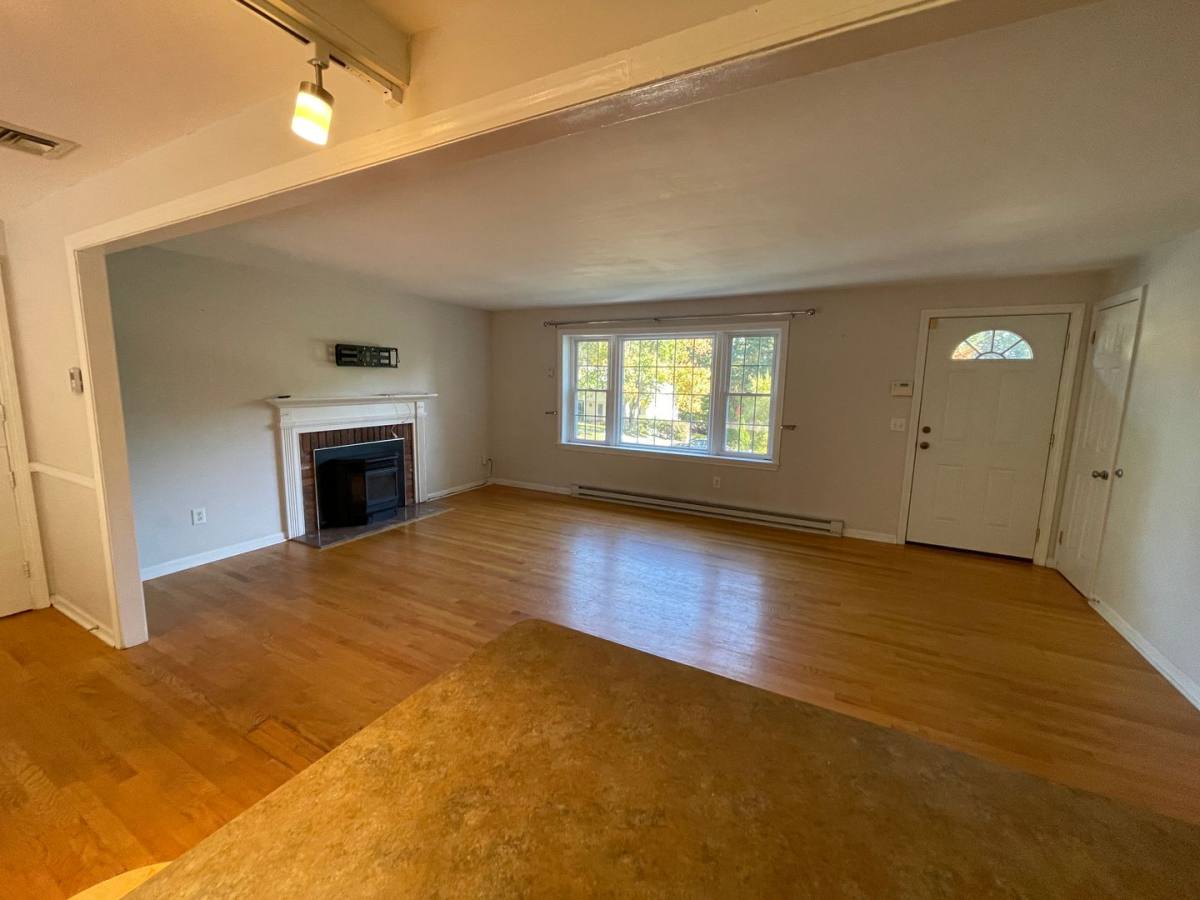House for rent at 85 Brentwood Dr, Cheshire, CT 06410