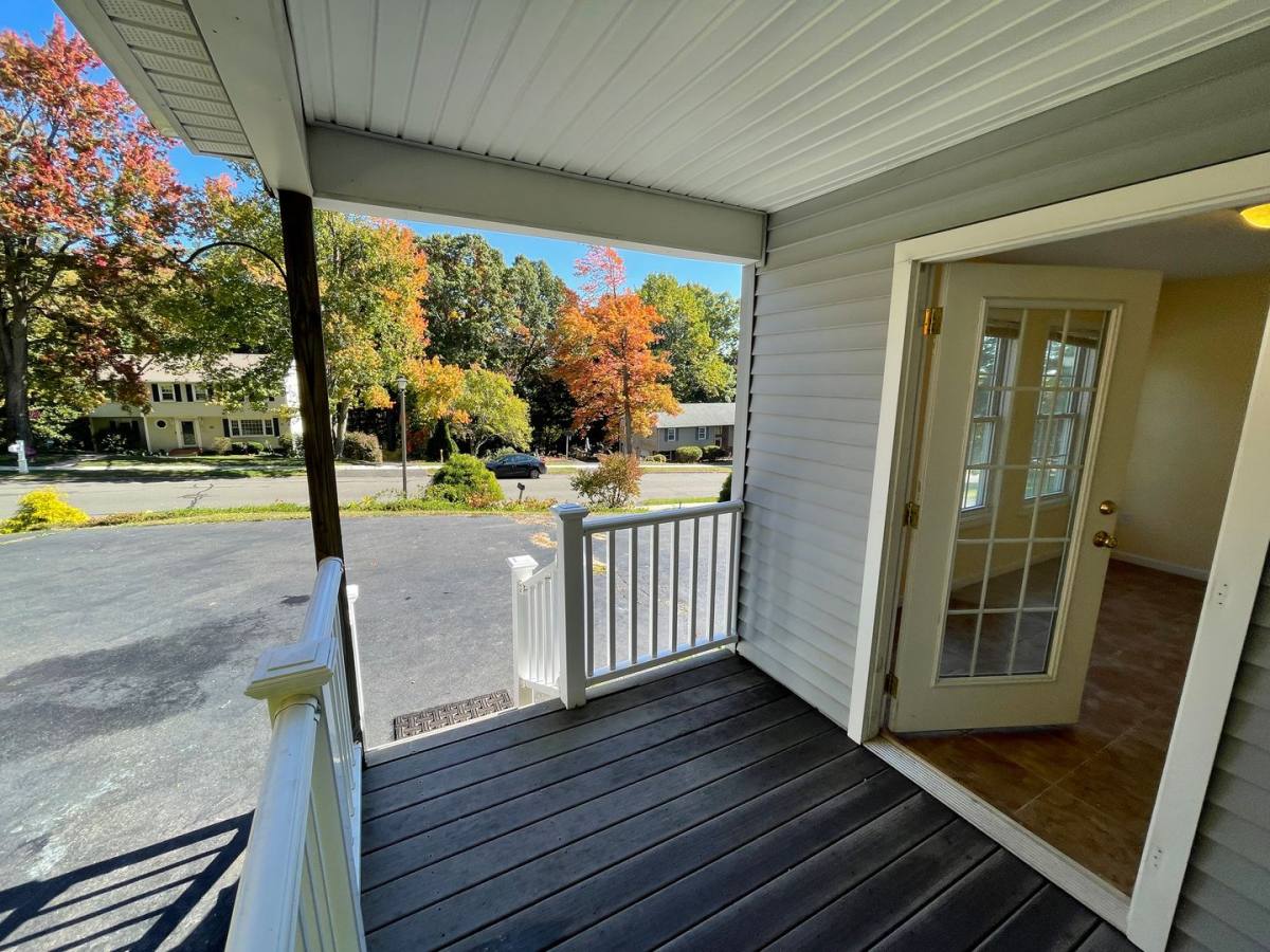 House for rent at 85 Brentwood Dr, Cheshire, CT 06410