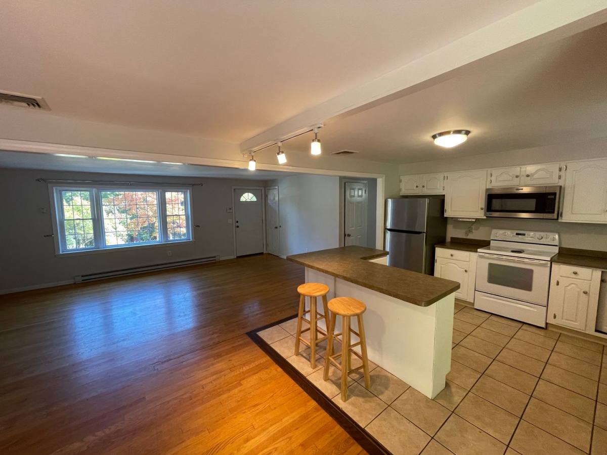 House for rent at 85 Brentwood Dr, Cheshire, CT 06410