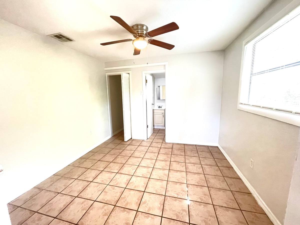 Apartment for rent at 2610 Durham St, Tampa, FL 33605