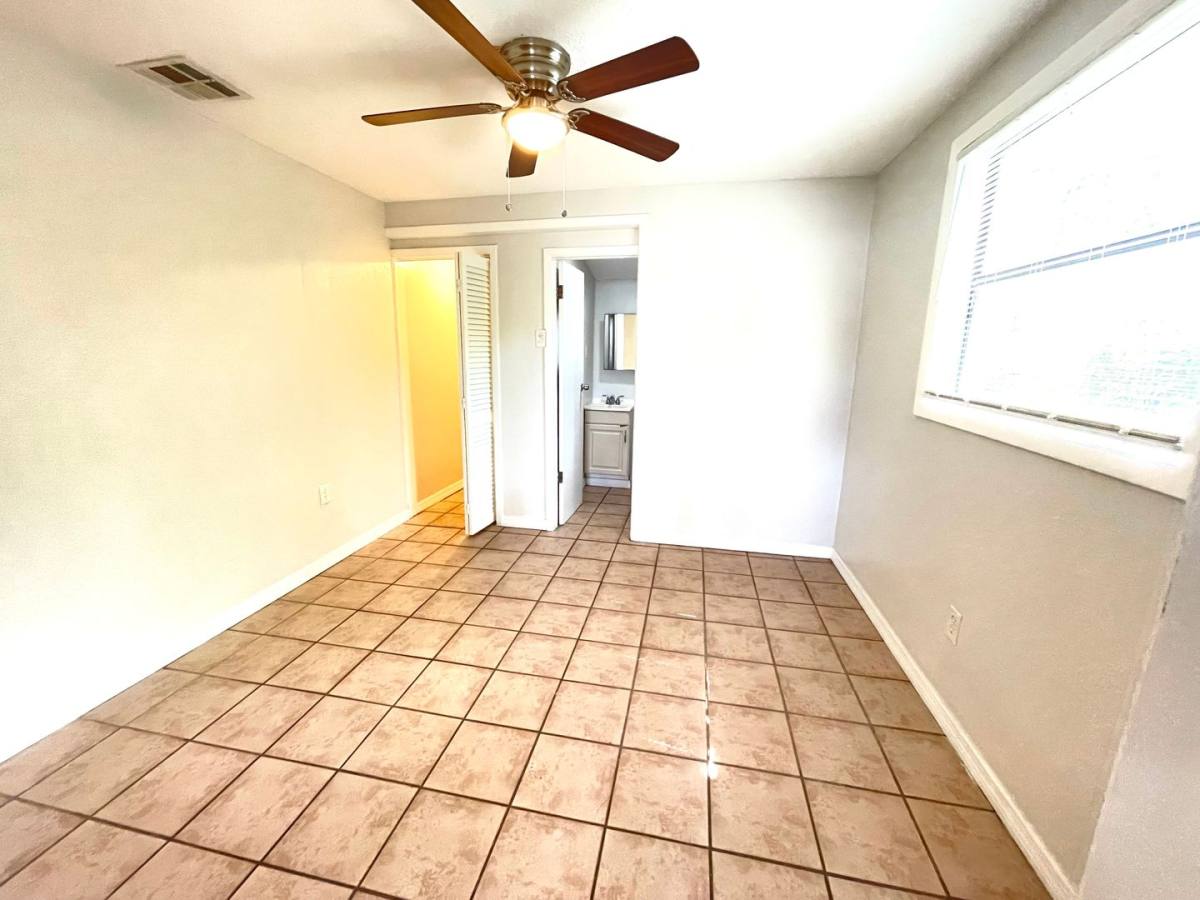 Apartment for rent at 2610 Durham St, Tampa, FL 33605