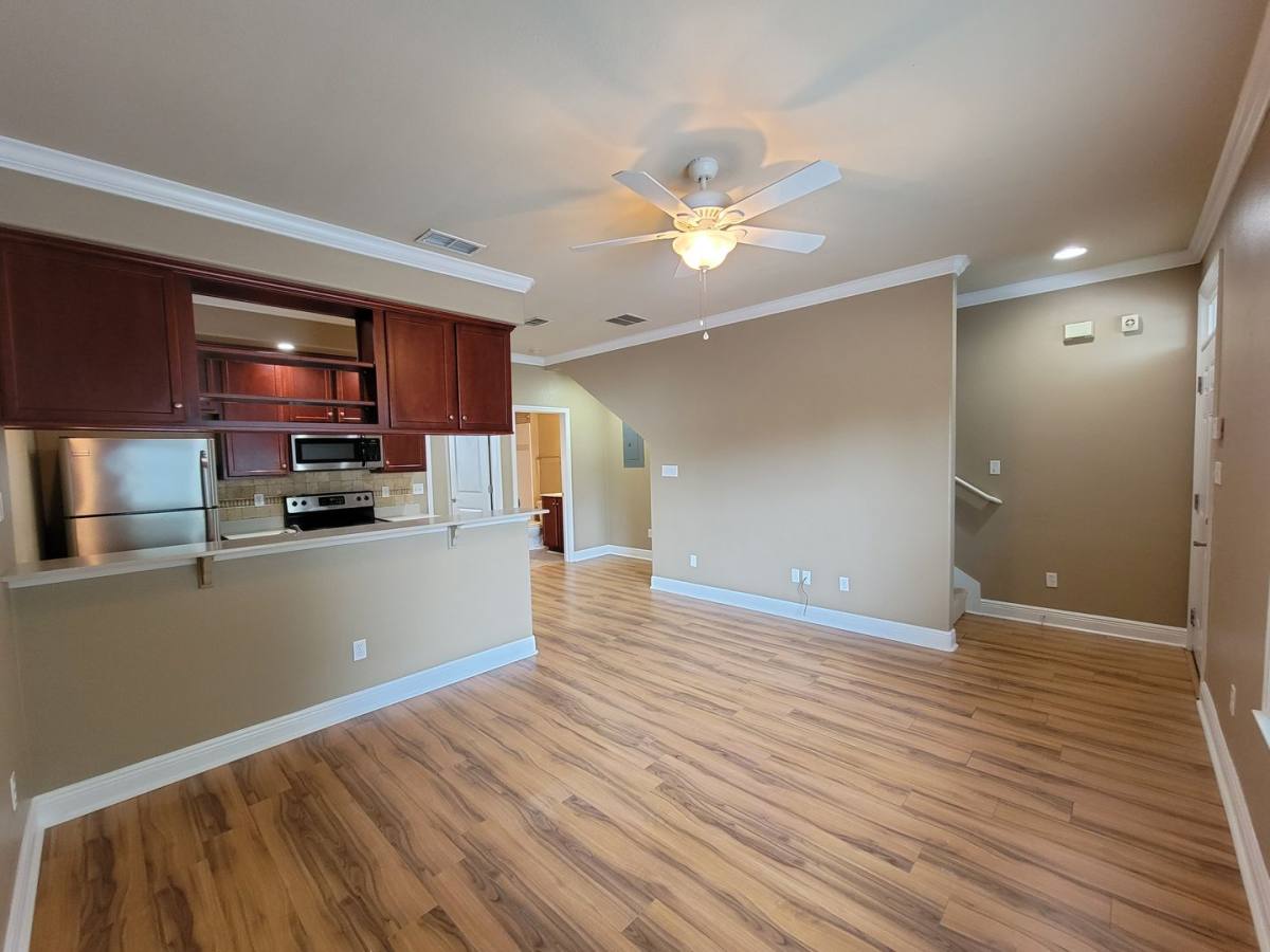 Townhouse for rent at 1918 Bloomington Ave, Tallahassee, FL 32304