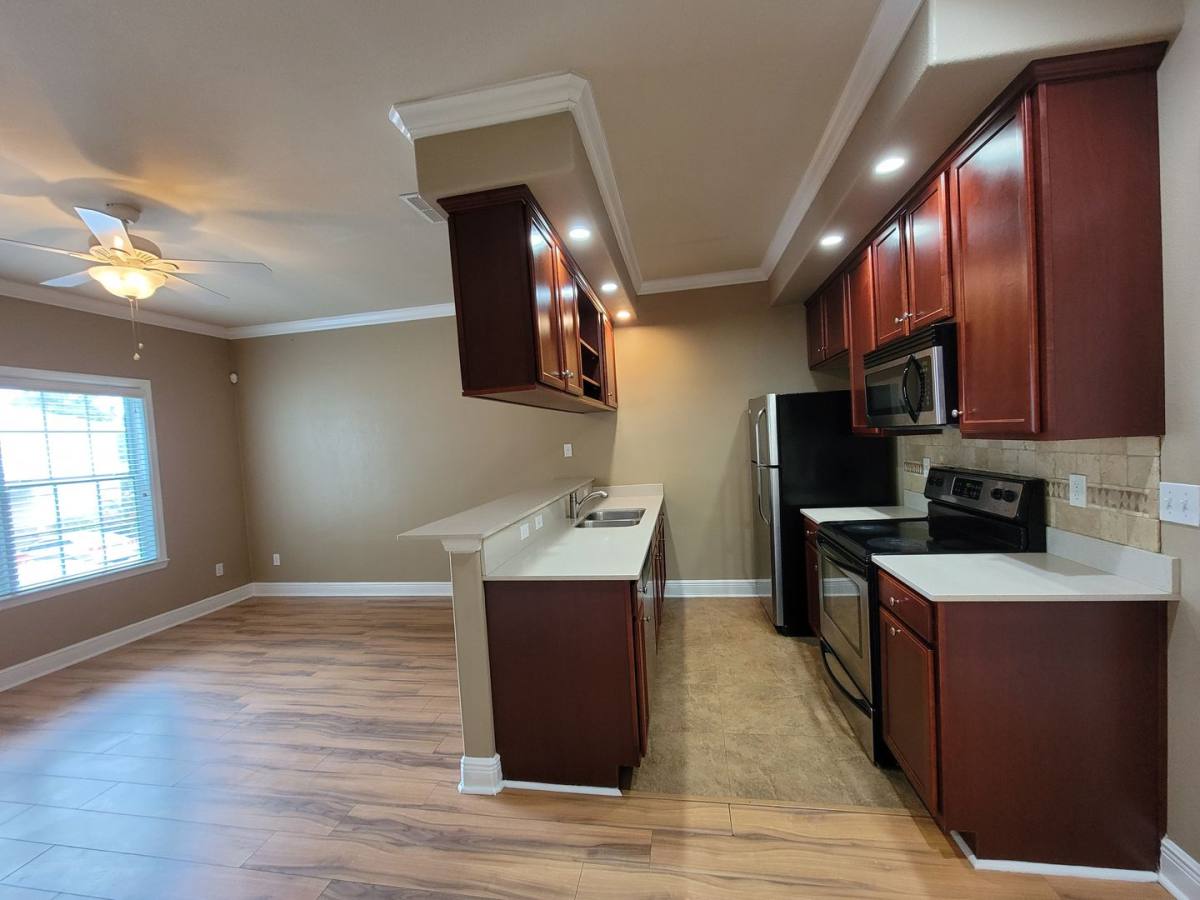 Townhouse for rent at 1918 Bloomington Ave, Tallahassee, FL 32304