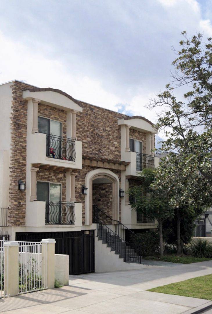 Townhouse for rent at 14764 Sylvan St, Van Nuys, CA 91411