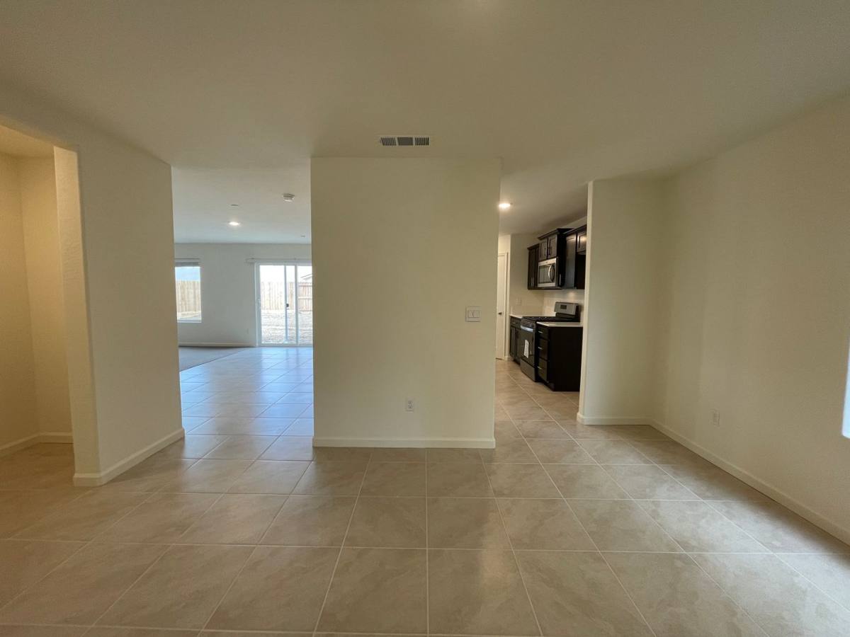 House for rent at 661 Suzanne Dr, Merced, CA 95348