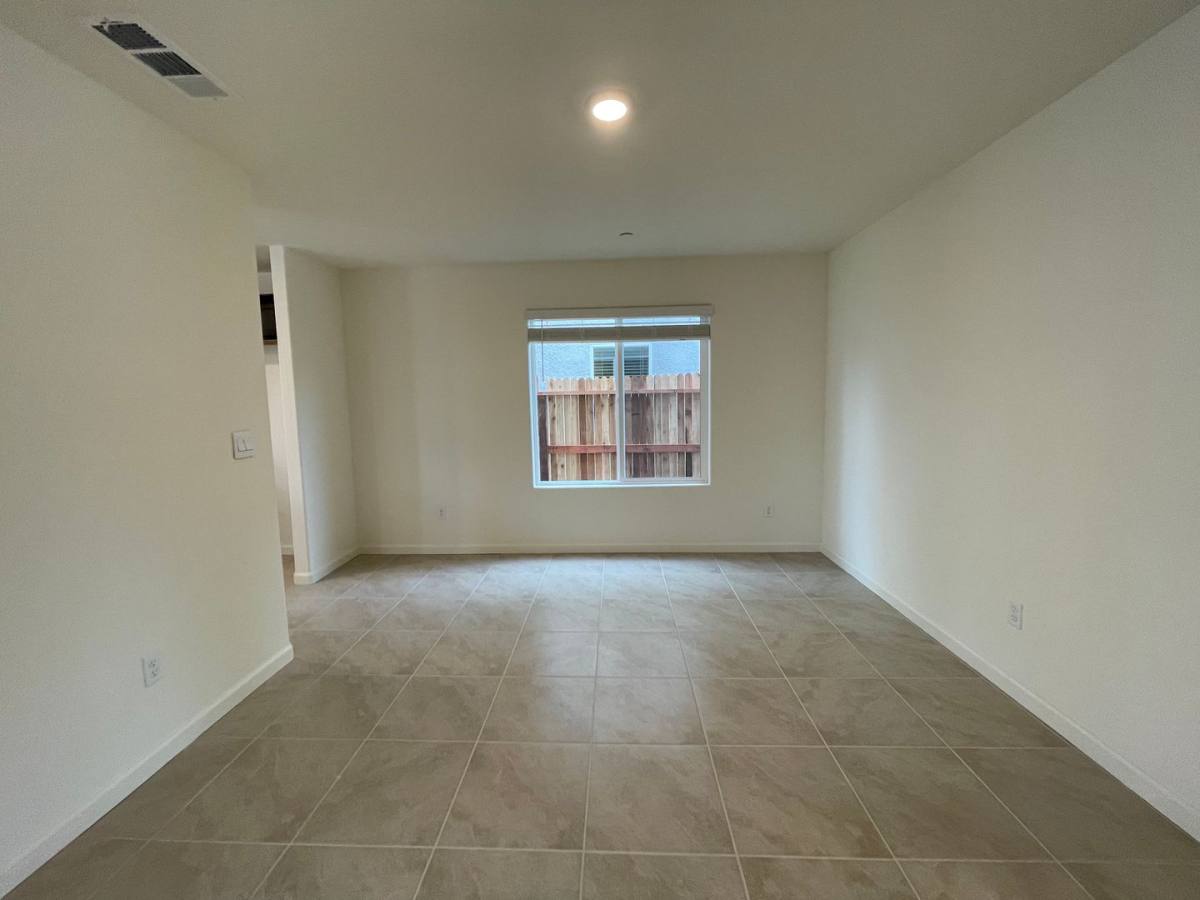 House for rent at 661 Suzanne Dr, Merced, CA 95348