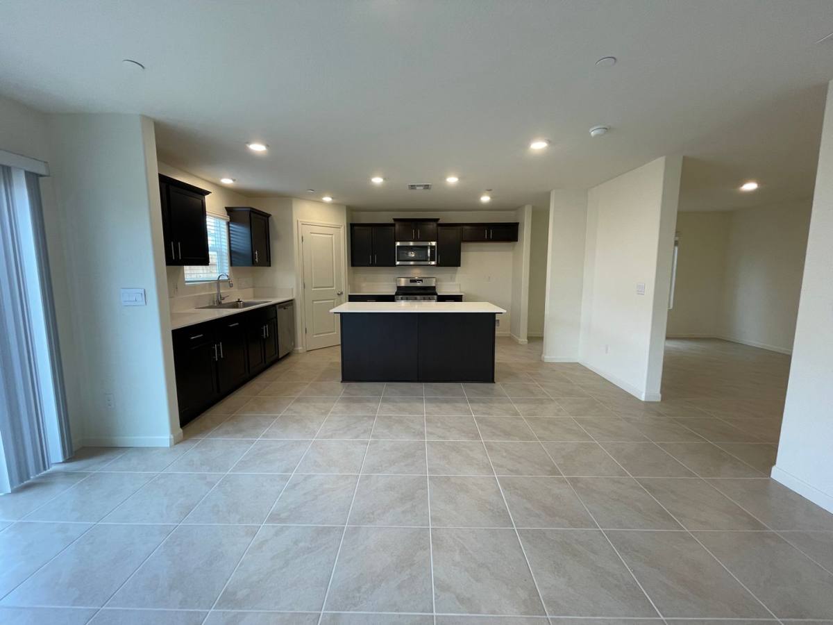 House for rent at 661 Suzanne Dr, Merced, CA 95348