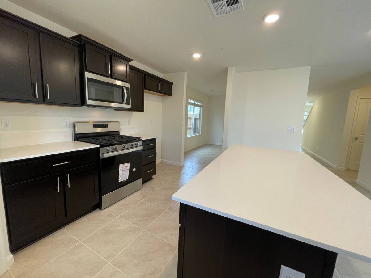 House for rent at 661 Suzanne Dr, Merced, CA 95348