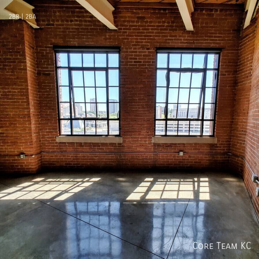 Condo for rent at 382 W 22nd St, Kansas City, MO 64108
