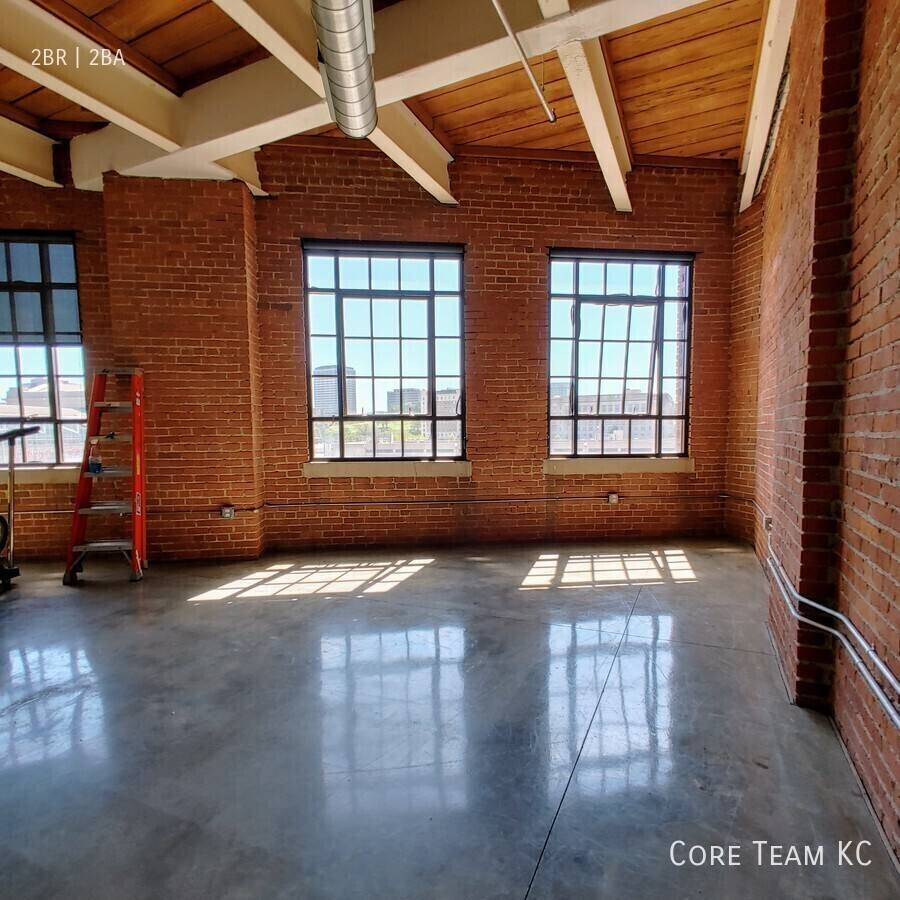 Condo for rent at 382 W 22nd St, Kansas City, MO 64108