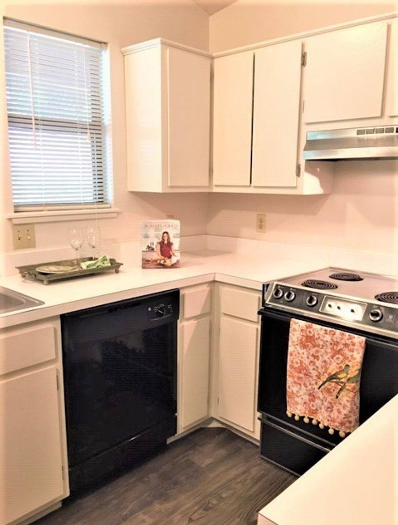 Townhouse for rent at 65-81 N Fletcher Ave, Fayetteville, AR 72701
