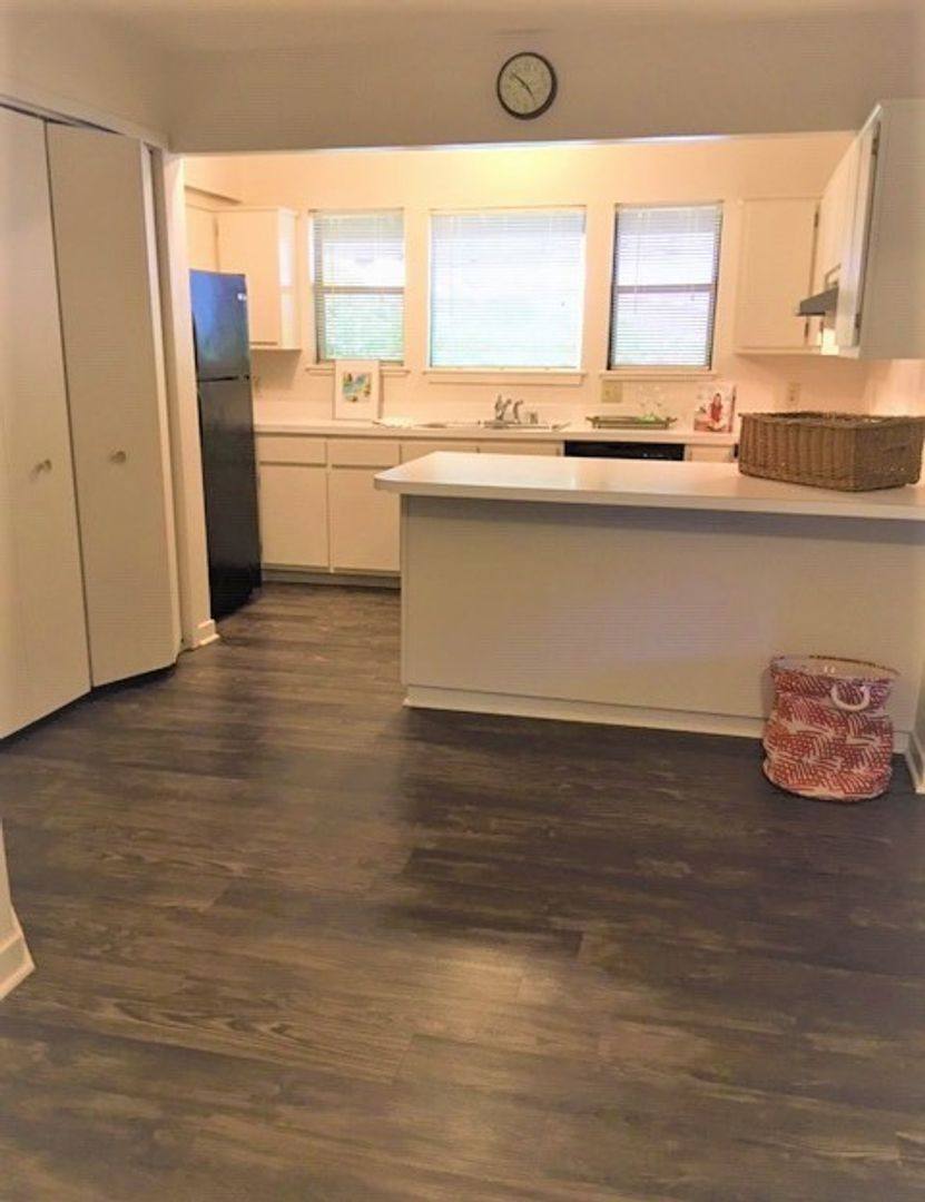 Townhouse for rent at 65-81 N Fletcher Ave, Fayetteville, AR 72701