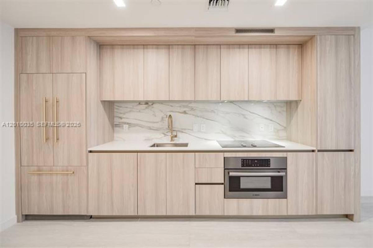 Apartment for rent at 77 SE 5 St, Miami, FL 33131