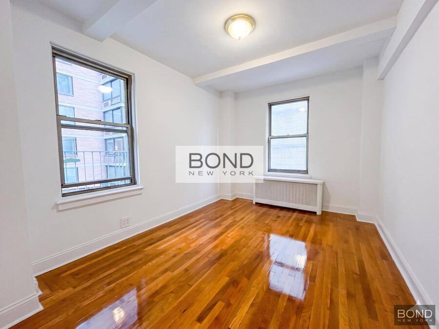 Apartment for rent at 301 E 38th St #J, New York, NY 10016