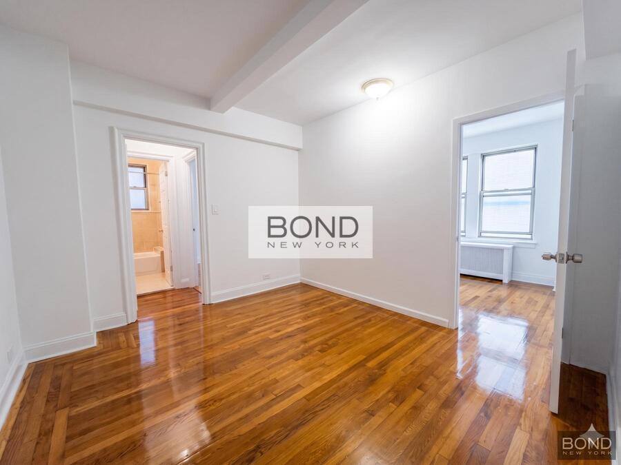 Apartment for rent at 301 E 38th St #J, New York, NY 10016