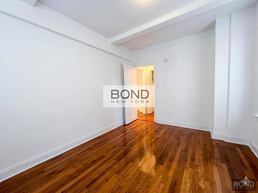 Apartment for rent at 301 E 38th St #J, New York, NY 10016