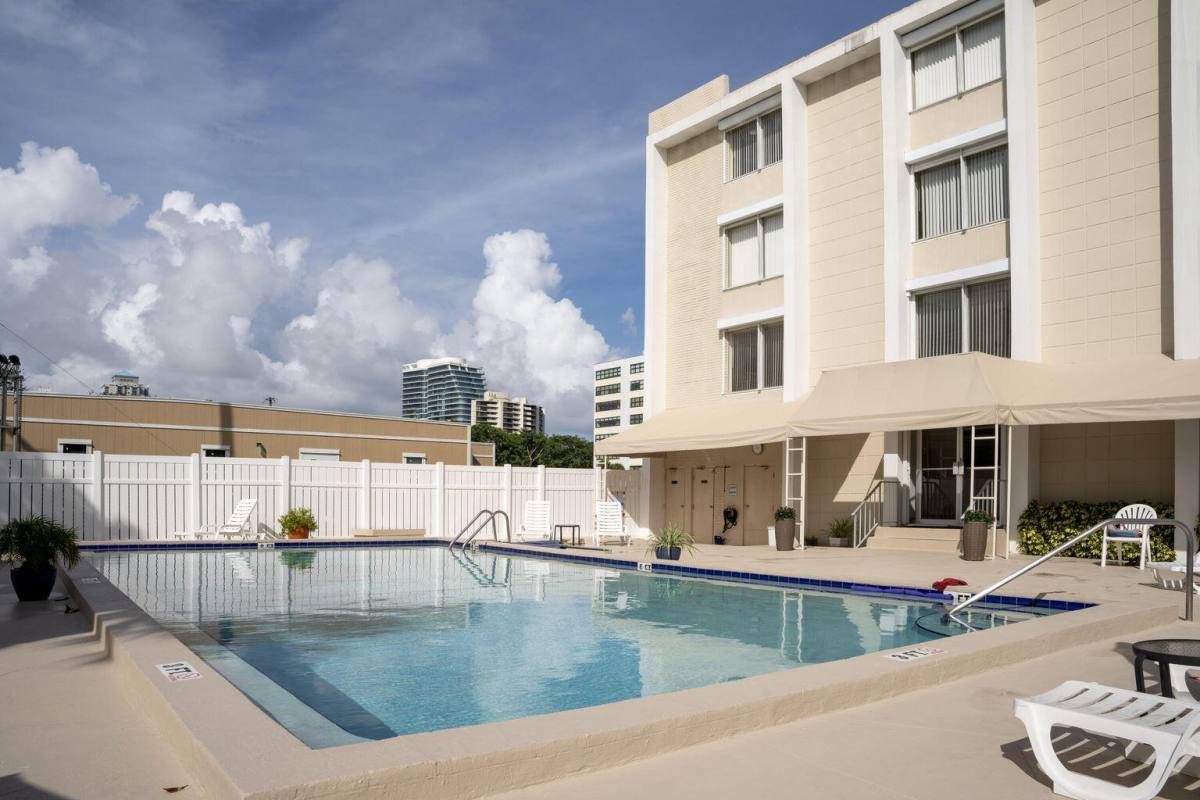 Apartment for rent at 1601 S Flagler Dr #1601301O, West Palm Beach, FL 33401