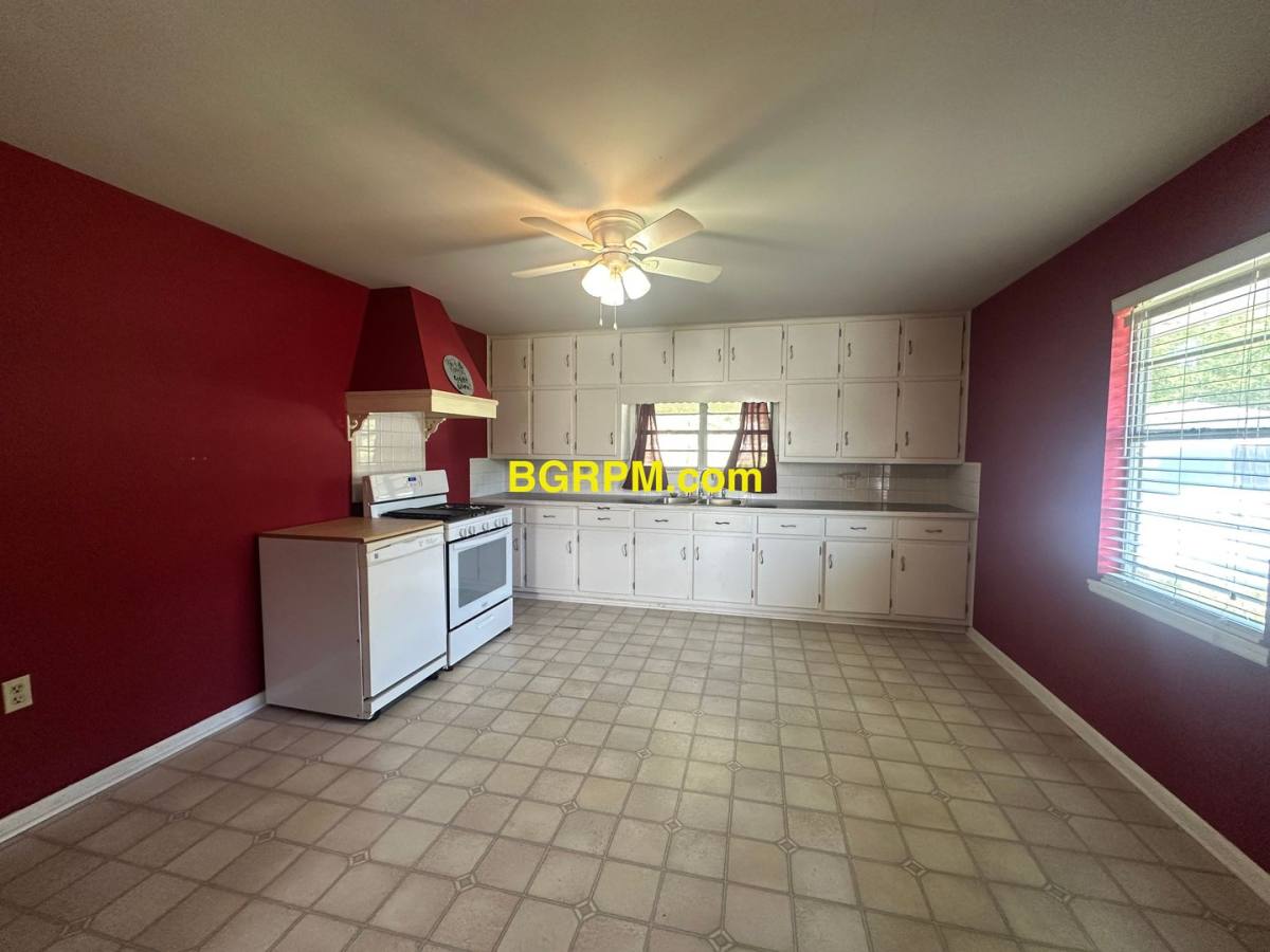 House for rent at 501 N Elm St, Beebe, AR 72012