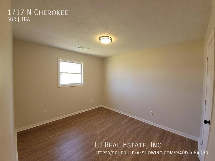 House for rent at 1717 N Cherokee, Independence, MO 64058