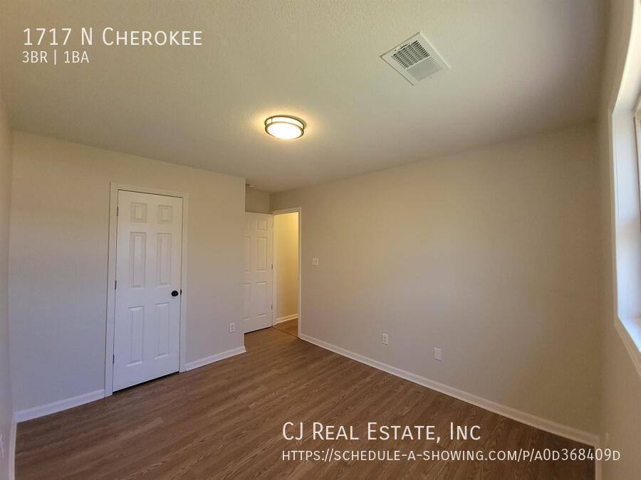 House for rent at 1717 N Cherokee, Independence, MO 64058