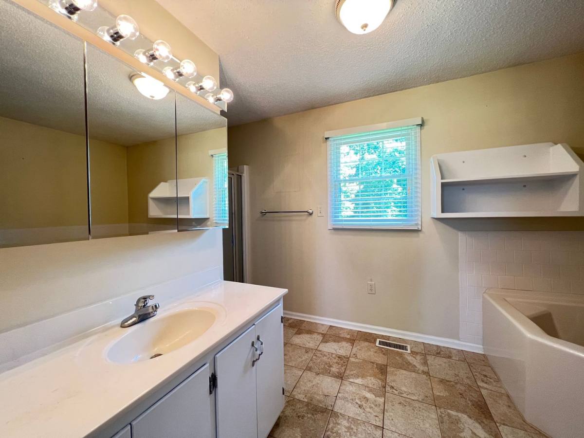House for rent at 2156 Browns Creek Rd, Brodnax, VA 23920