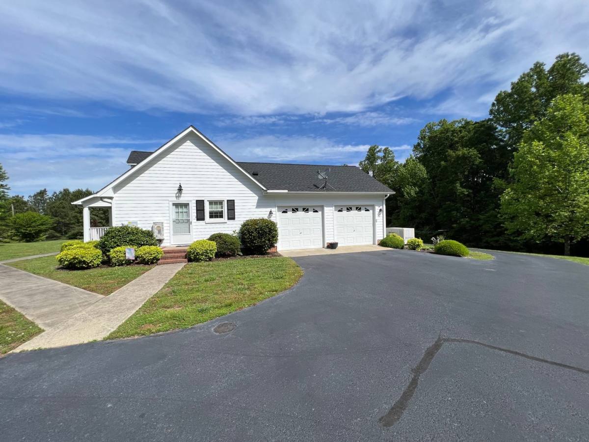 House for rent at 2156 Browns Creek Rd, Brodnax, VA 23920