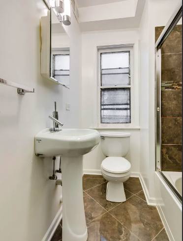 Apartment for rent at 3240 N Clark St #2M, Chicago, IL 60614