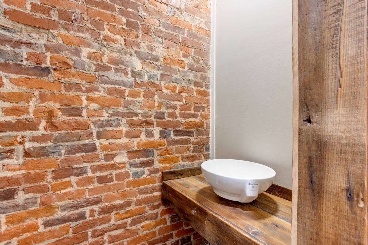 Apartment for rent at 1922 Diamond St, Philadelphia, PA 19121