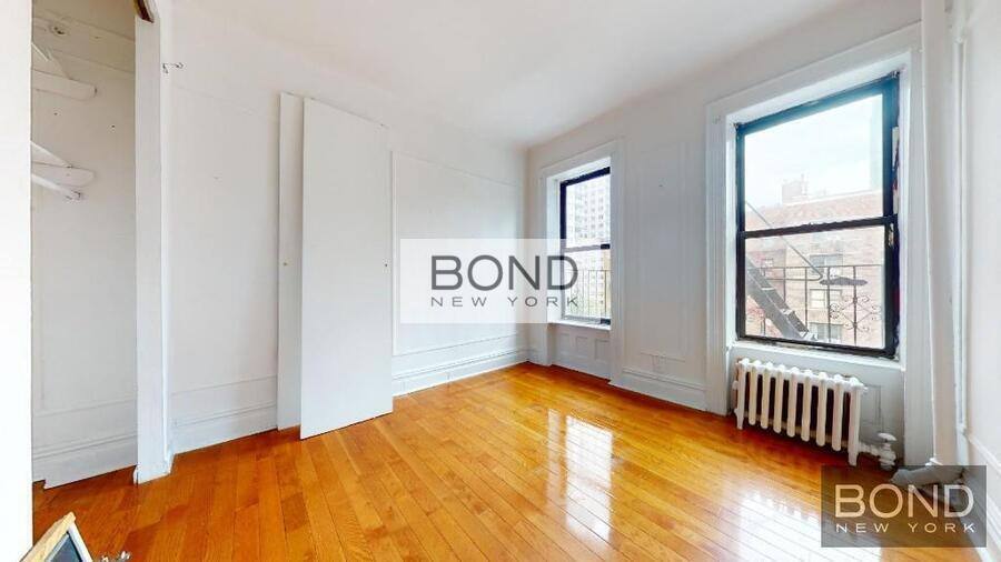 Apartment for rent at 1427 York Ave #4CC, New York, NY 10021