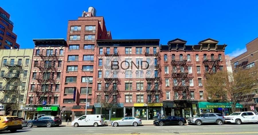 Apartment for rent at 1427 York Ave #4CC, New York, NY 10021
