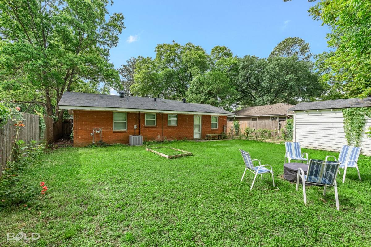 House for rent at 818 E Washington St, Shreveport, LA 71104