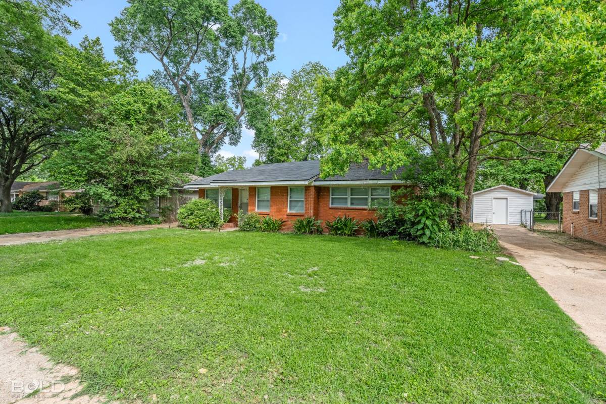 House for rent at 818 E Washington St, Shreveport, LA 71104