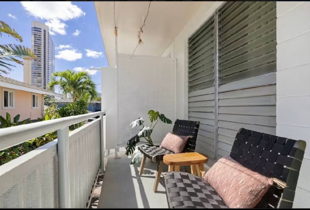 Apartment for rent at 2710 Kaaha St, Honolulu, HI 96826