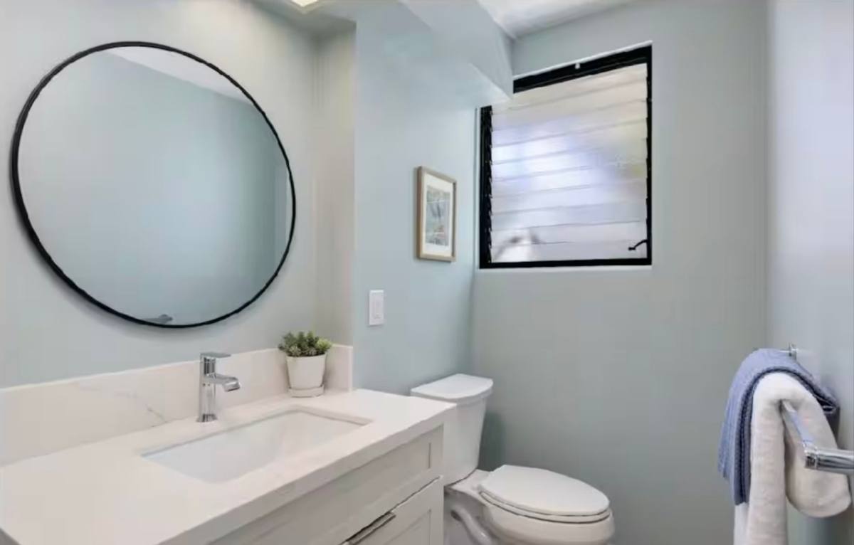 Apartment for rent at 2710 Kaaha St, Honolulu, HI 96826