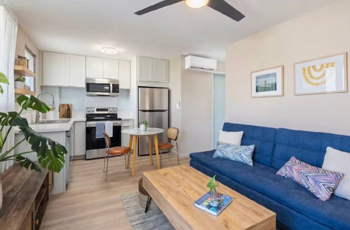 Apartment for rent at 2710 Kaaha St, Honolulu, HI 96826