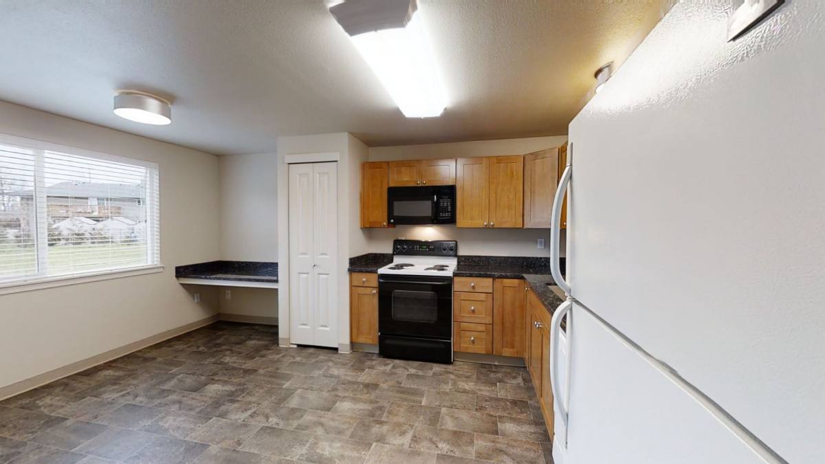 Apartment for rent at 15915 52nd St E, Sumner, WA 98390