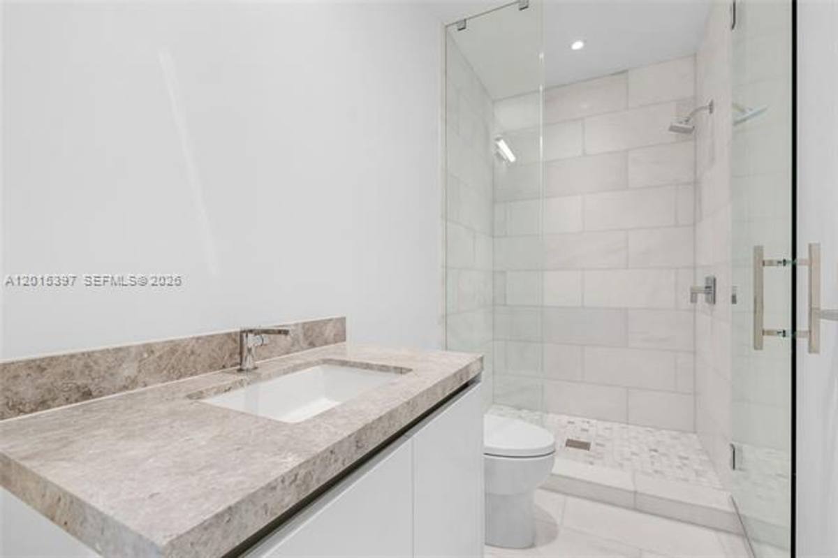 Apartment for rent at 175 SE 25 Rd, Miami, FL 33129