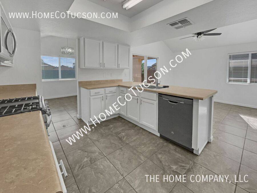 House for rent at 10002 E Stella Rd, Tucson, AZ 85730
