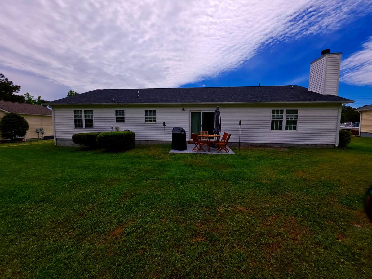 House for rent at 452 High Hill Rd, Jacksonville, NC 28540