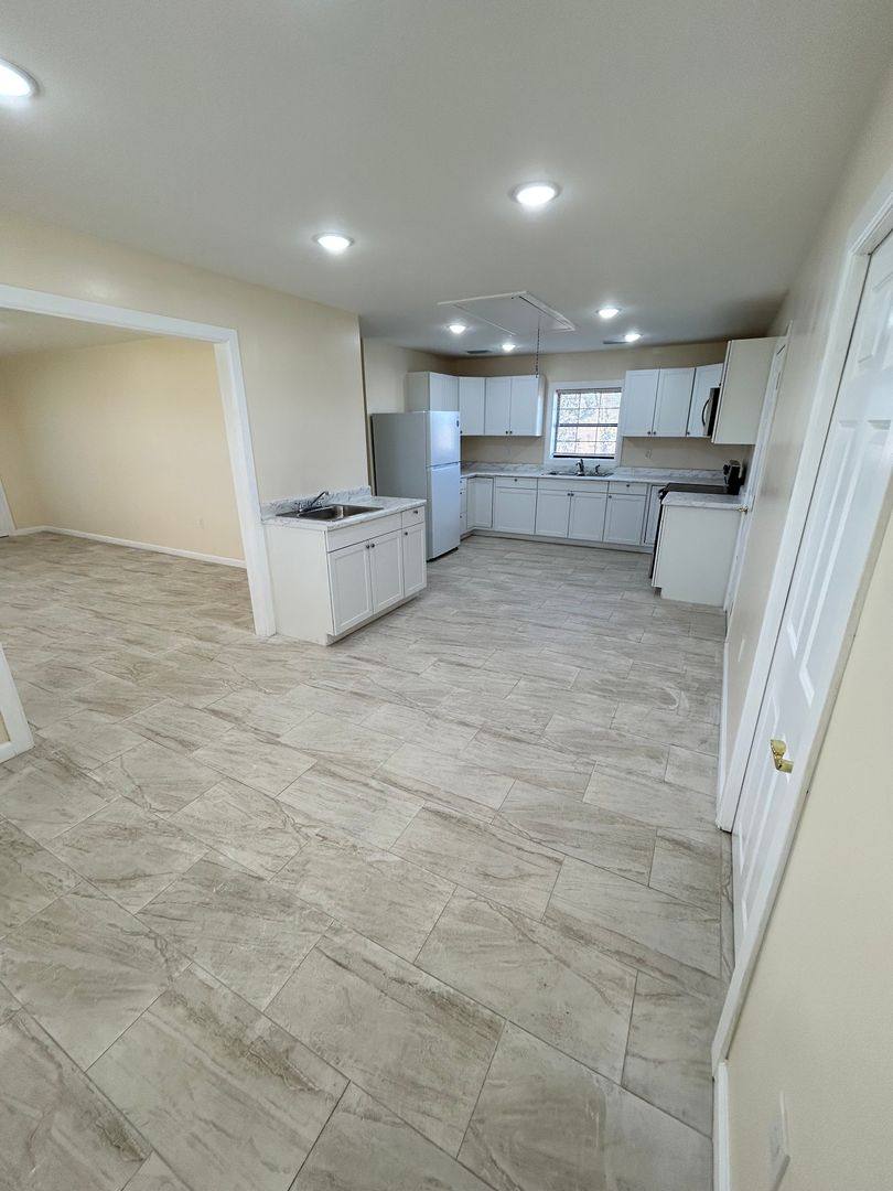 House for rent at 2433 Wakulla Ave, Panama City, FL 32405