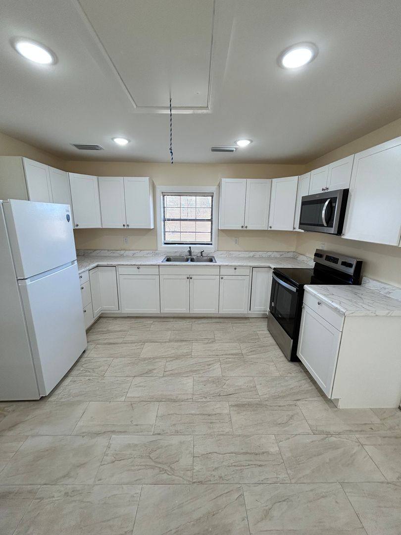 House for rent at 2433 Wakulla Ave, Panama City, FL 32405