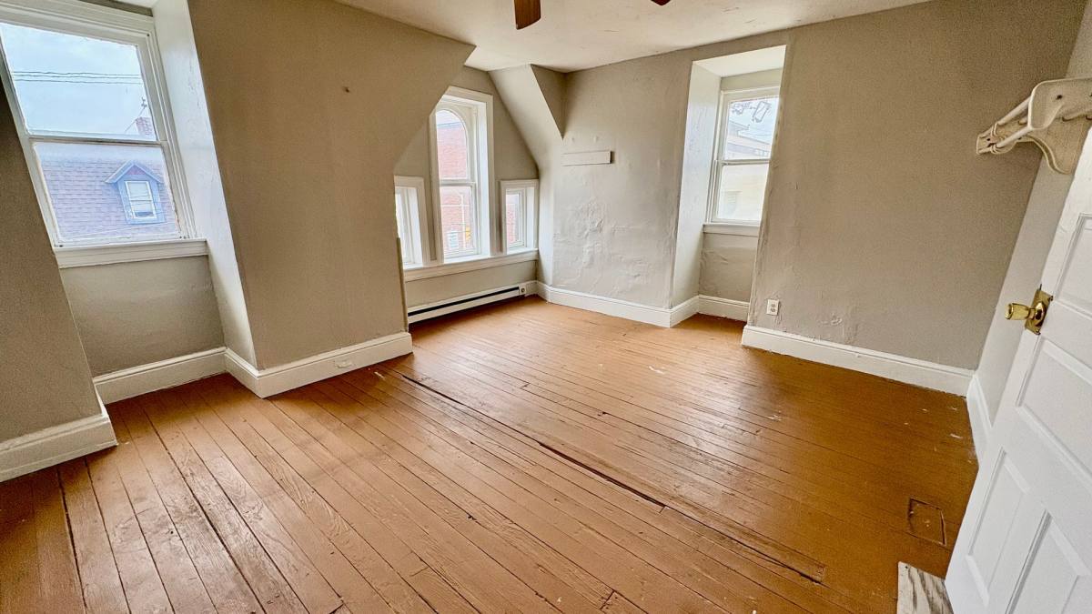 Apartment for rent at 158 S Pershing Ave, York, PA 17401