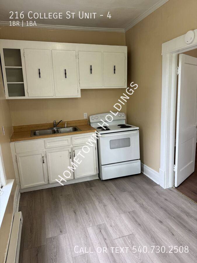 Apartment for rent at 216 College St #4, Martinsville, VA 24112