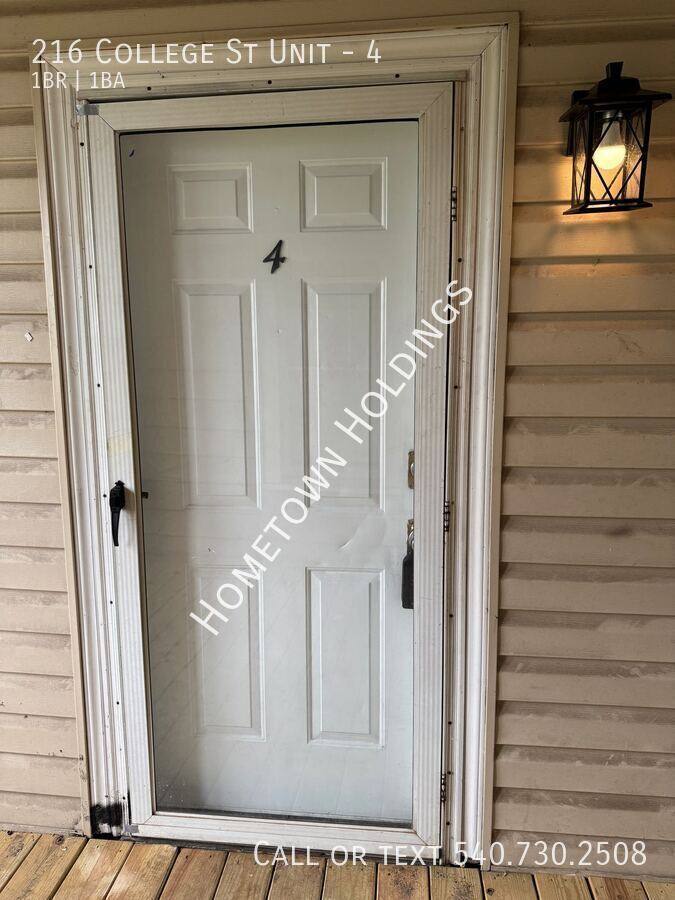 Apartment for rent at 216 College St #4, Martinsville, VA 24112