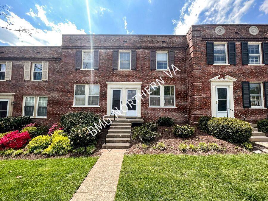 House for rent at 1400 S Edgewood St #520, Arlington, VA 22204