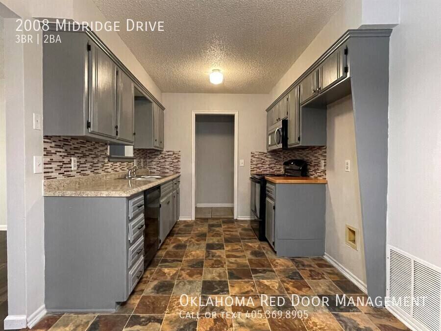 House for rent at 2008 Midridge Dr, Oklahoma City, OK 73141