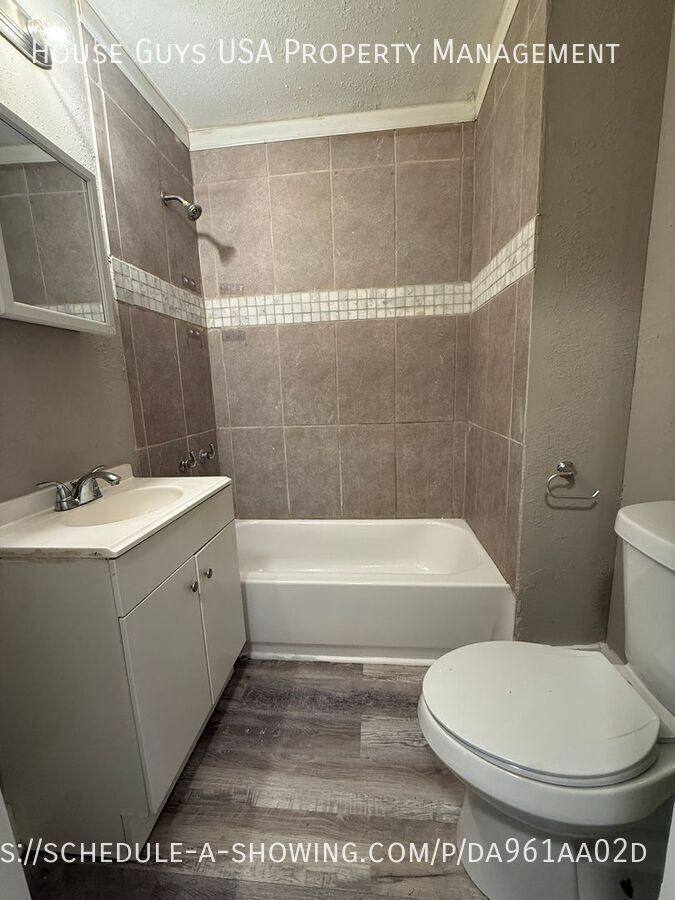 Apartment for rent at 2538 Woodland Ave #2B-2ND Floor, Kansas City, MO 64108