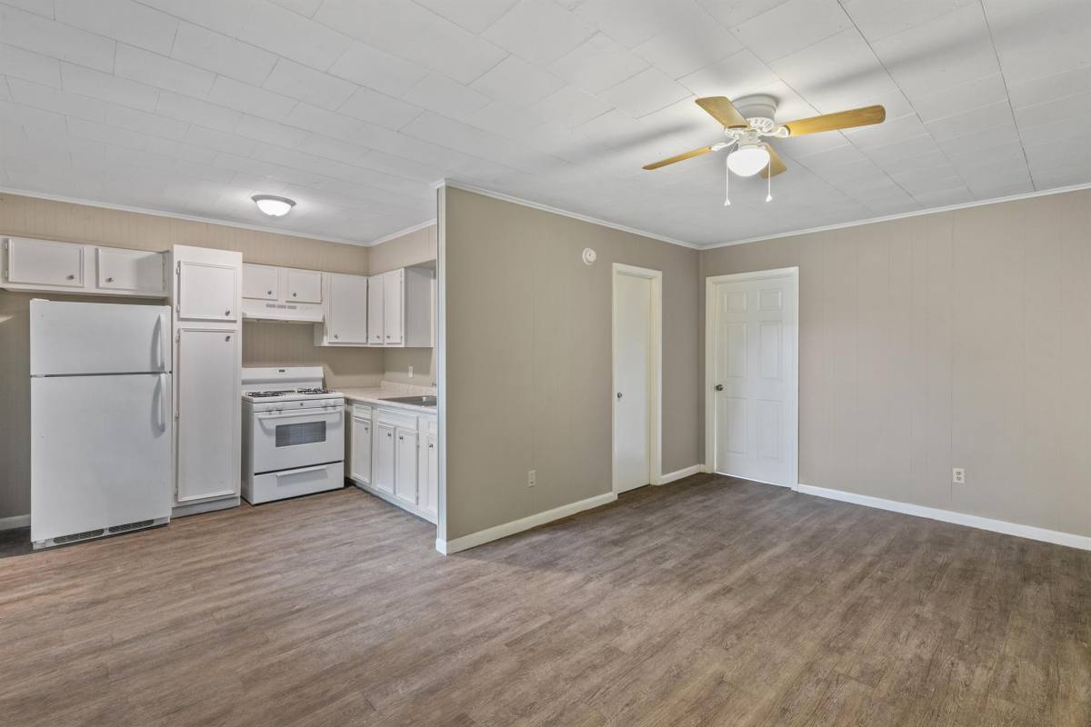 Apartment for rent at 2033 3rd St #1, Lake Charles, LA 70601