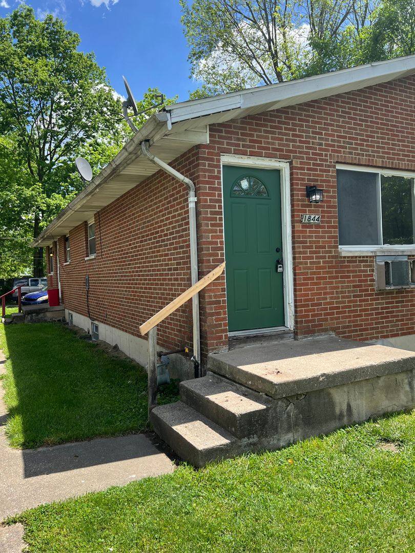 Apartment for rent at 1844 Hickorydale Dr, Dayton, OH 45406