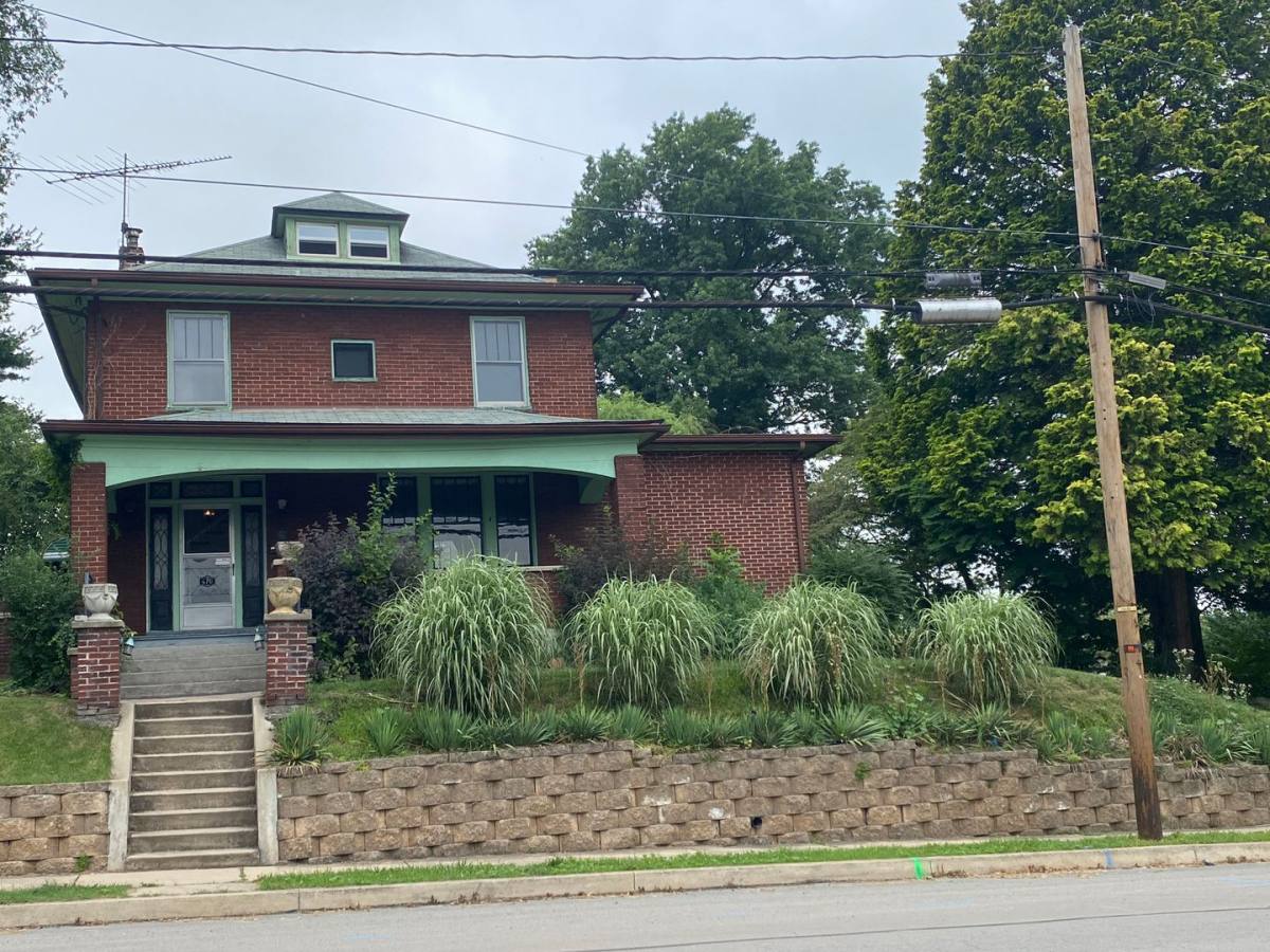 House for rent at 470 Maple St, Manchester, PA 17345